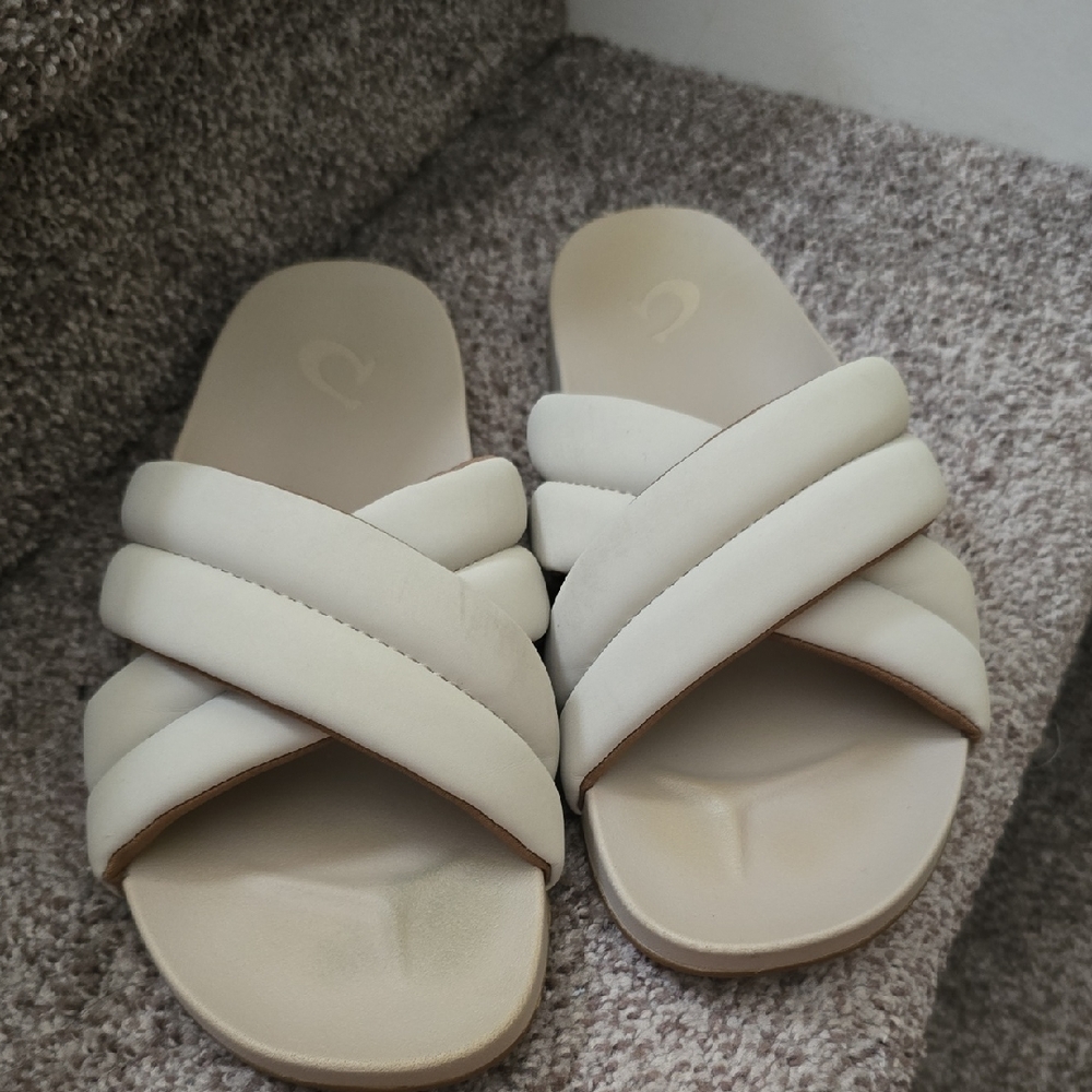 OLUKAI Women's Cream Slide Sandals